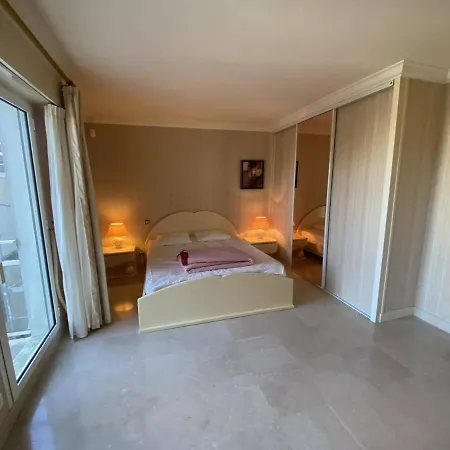 - Grand 2 Pieces Avec Balcon Et Parking, Face A La - Fr-1-478-4 *